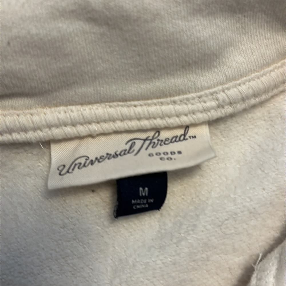 Universal Threadđź§µ crew neck pull over Size: medium - Picture 2 of 4